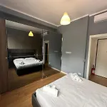 Metro Famagosta - Modern Suite Free Wifi & Parking